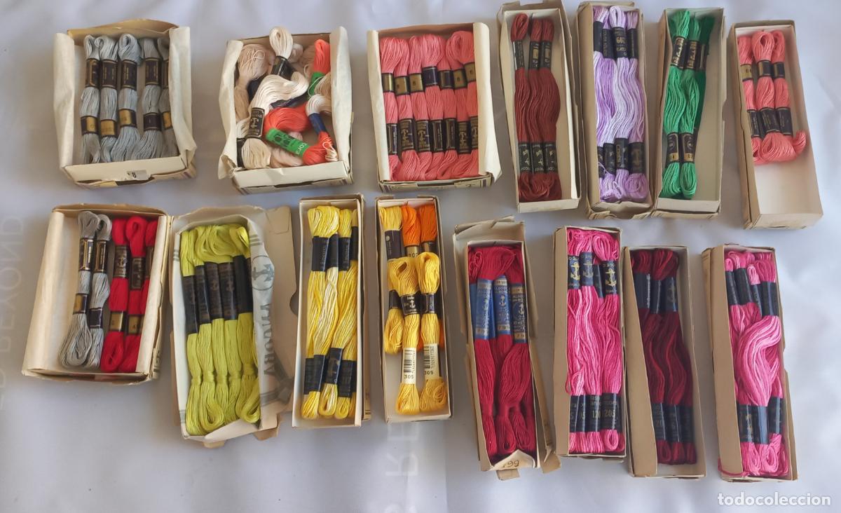 Antig&uuml;edades: 15 cajas con 98 madejas de hilos para bordar, Coton &agrave; broder / Ricamo (Vierfach Stickgarn) Anchor