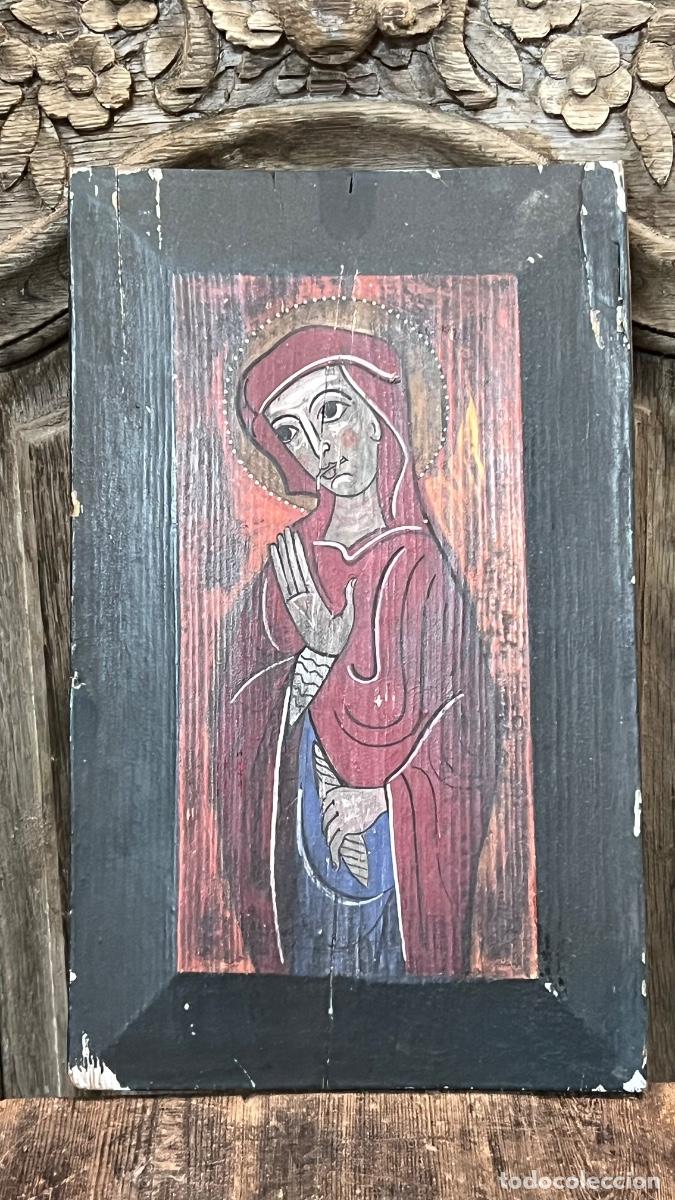 Antig&uuml;edades: Decorativa tablilla madera pino estilo medieval virgen mitad s XX 29x19cms
