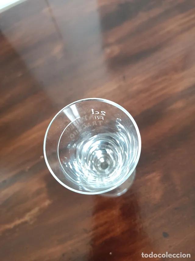 Antig&uuml;edades: Vasos chupitos cristal - Foto 2