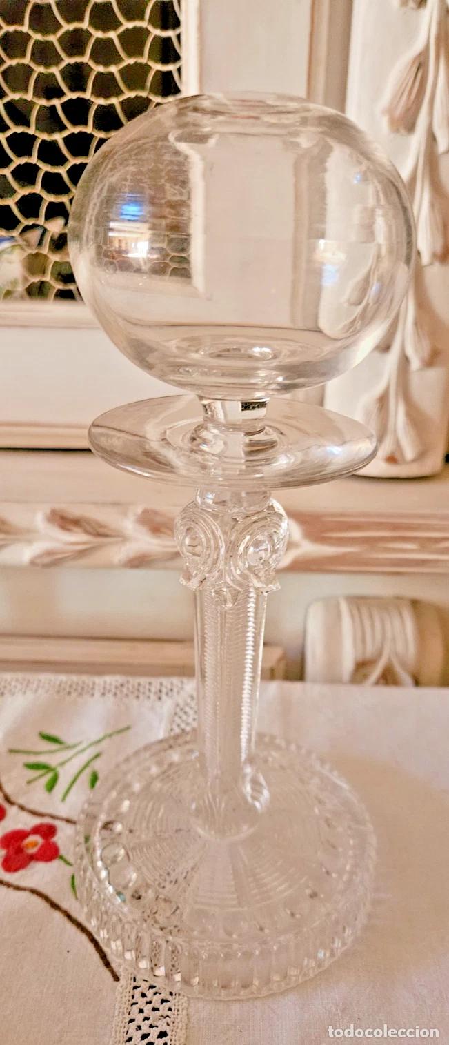 Antiques: ANCIENNE LAMPE A HUILE DE DENTELLIERE DE BRODEUSE EN VERRE MOULE