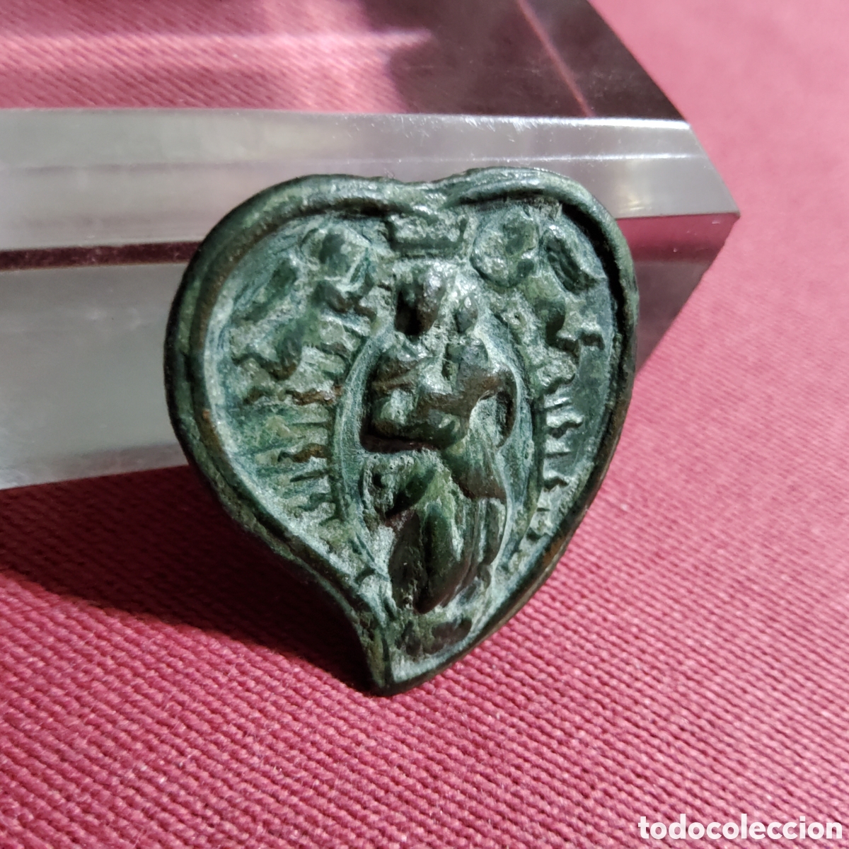 Antig&uuml;edades: ANTIGUA MEDALLA DE N. S. DEL BUEN CONSEJO, DE BRONCE, CON FORMA DE CORAZ&Oacute;N DE LOS SIGLOS XVII-XVIII