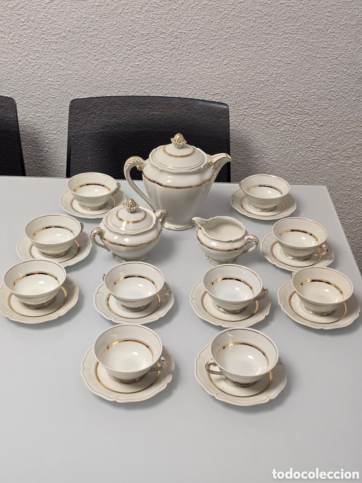 Antig&uuml;edades: Elegante Juego de T&eacute; / Caf&eacute; en Porcelana Francesa de Limoges - Anc. Fabrique Royale (10 Servicios)