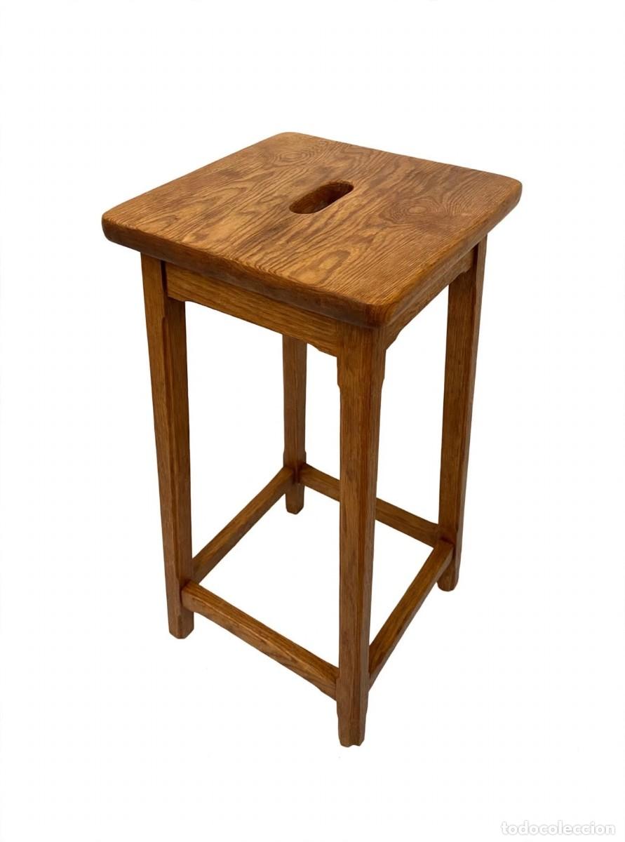 Antiguidades: Antiguo taburete, banqueta de madera de pino. s&oacute;lido y estable. Pirineo aragon&eacute;s. S. XIX. 66x33x33