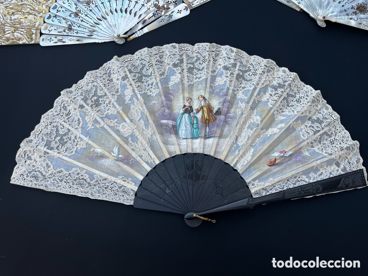Antig&uuml;edades: Antiguo abanico peric&oacute;n. Firmado.