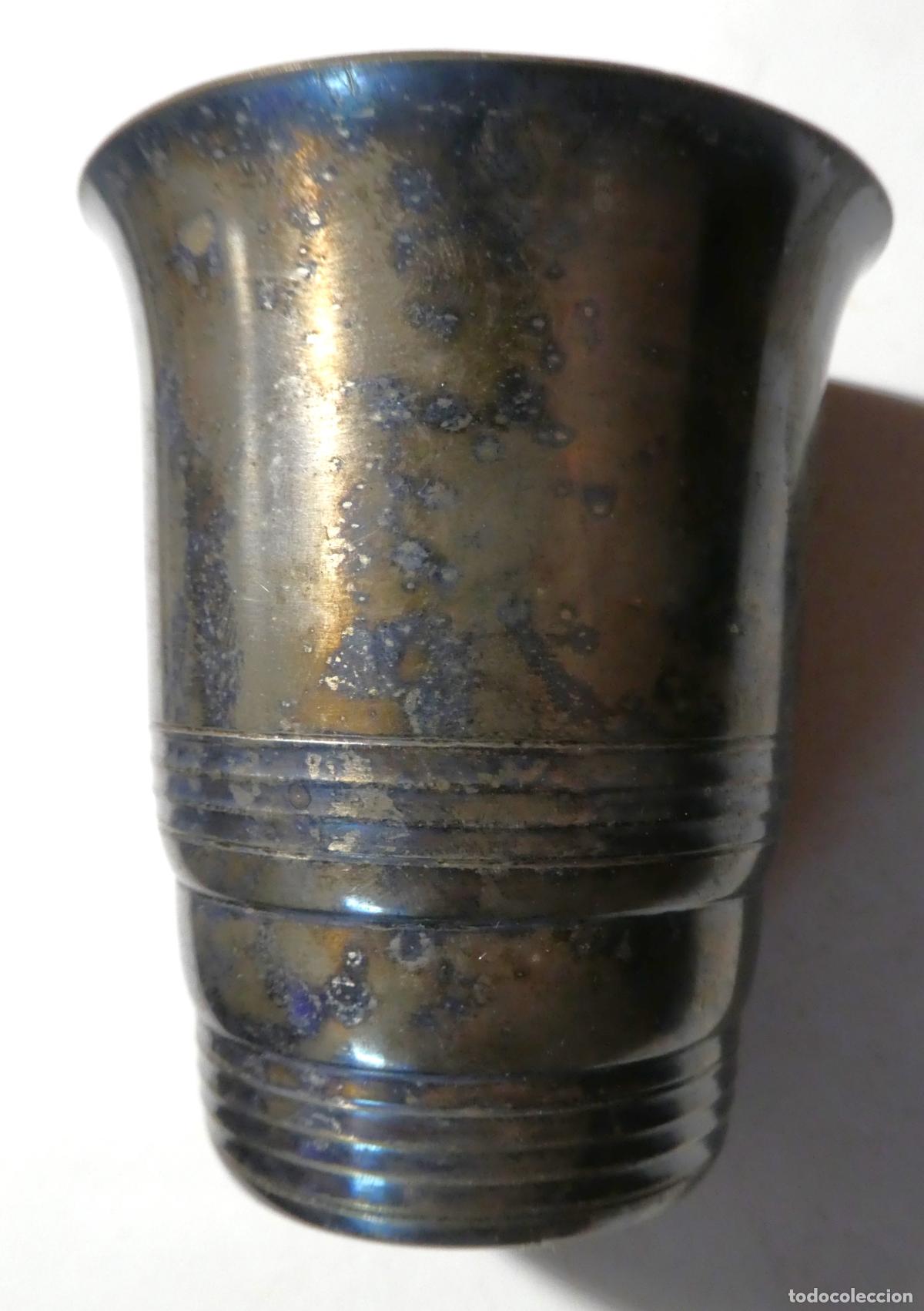 Antig&uuml;edades: Vaso con contrastes, punzonado - Foto 1