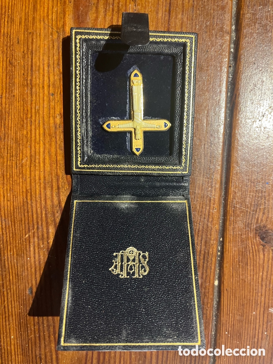 Antig&uuml;edades: Antiguo Crucifijo de Viaje en Estuche de Piel