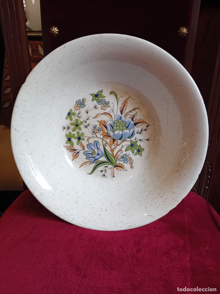 Antiquit&auml;ten: Fuente de Vargas Segovia decorada con flores de estilo oriental, d&eacute;cada de los 50/60