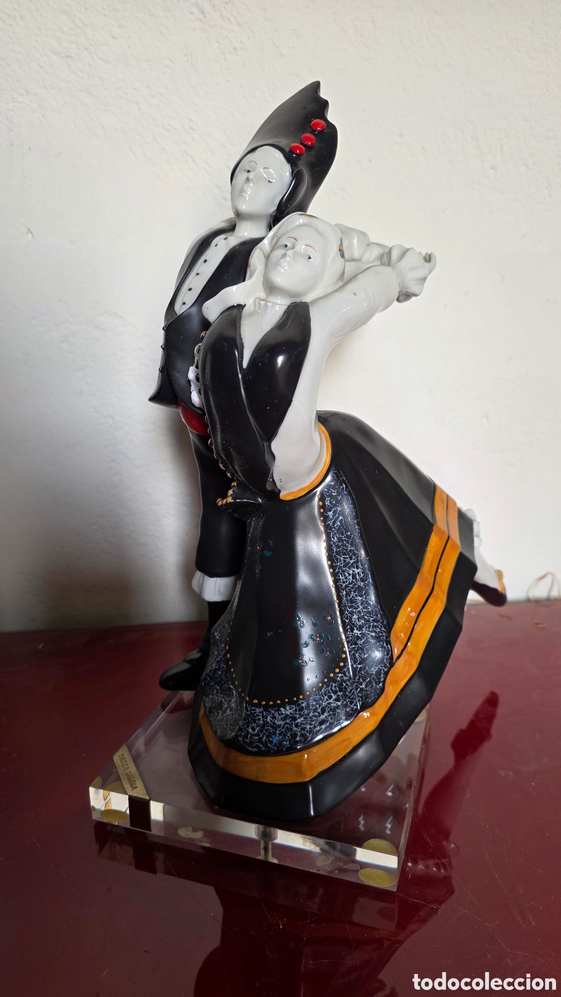 Antiques: Figura porcelana galos danza galega