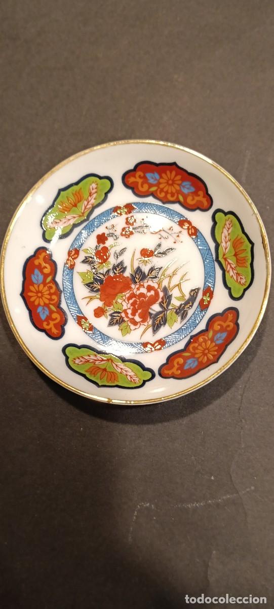 Antiques: PLATITO MINIATURA / MANTEQUERO PORCELANA JAPONESA ESTILO IMARI KUTANI FINE CHINA - 9 CM