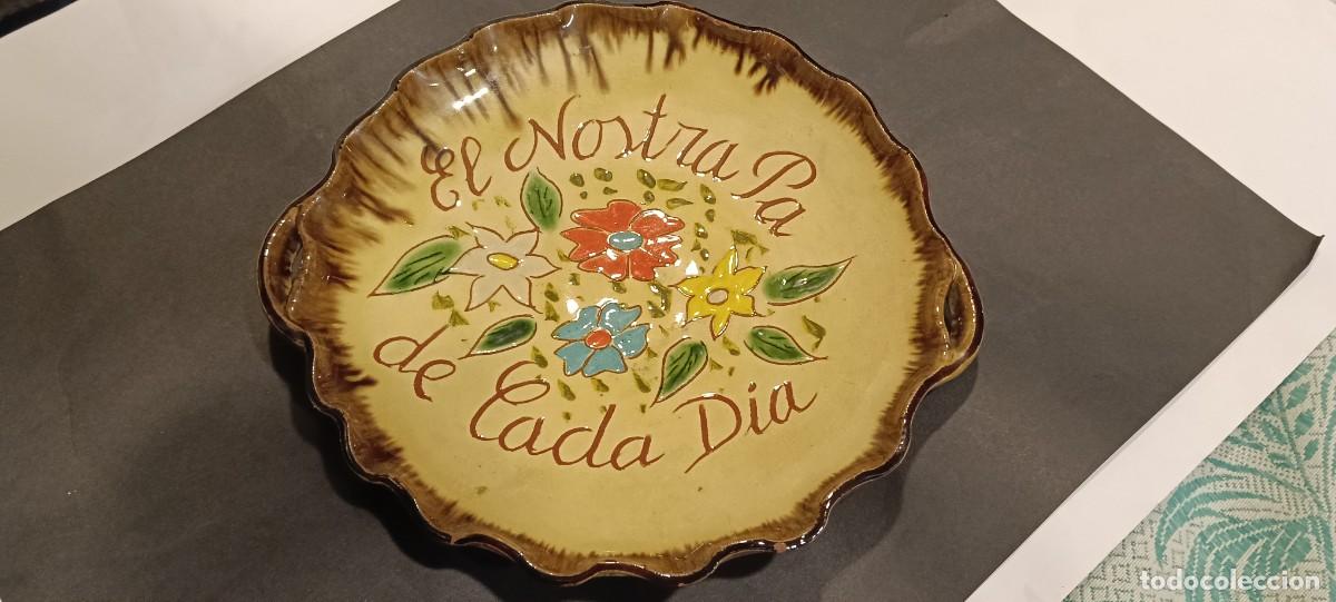 Antiguidades: BANDEJA PLATO DE PAN EN CERAMICA ARTESANAL CATALANA LA BISBAL - EL NOSTRE PA DE CADA DIA