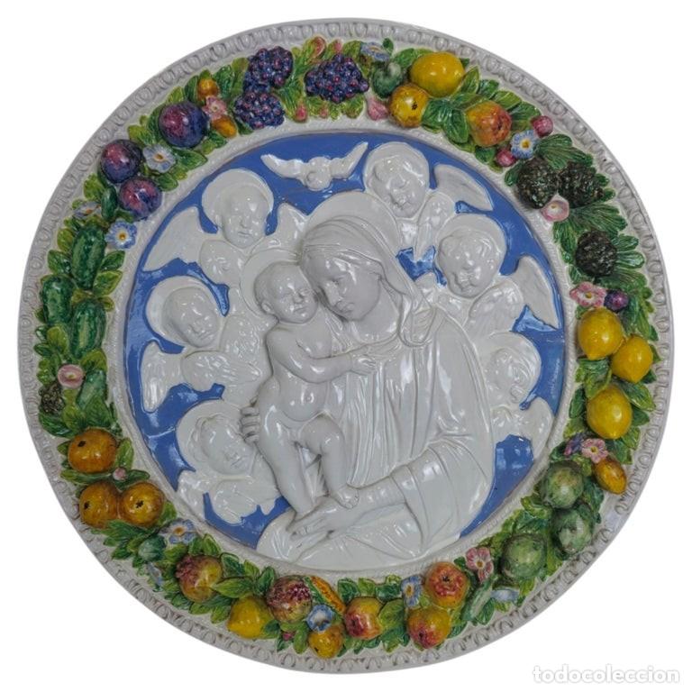 Antig&uuml;edades: Relieve en terracota inspirado en Della Robbia
