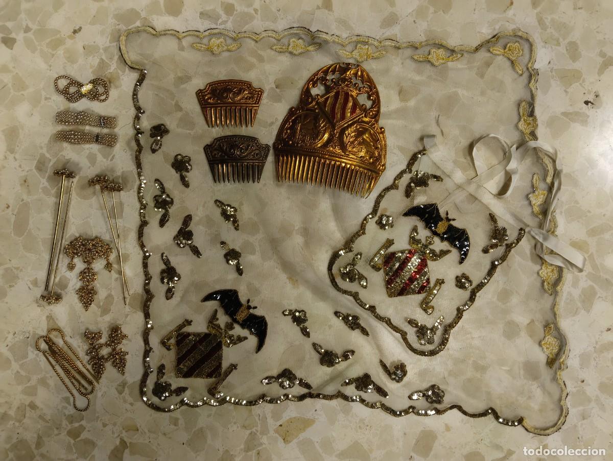 Antig&uuml;edades: CONJUNTO DE PEINETAS , MANTILLAS Y ADEREZOS DE FALLERA MAYOR DE VALENCIA A&Ntilde;OS 50