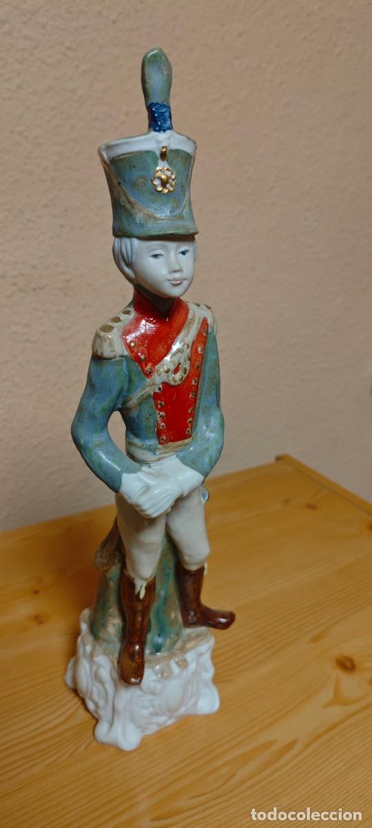 Antiguidades: FIGURA PORCELANA INGL&Eacute;S VALENCIA SOLDADO H&Uacute;SAR NAPOLE&Oacute;NICO 33 CM