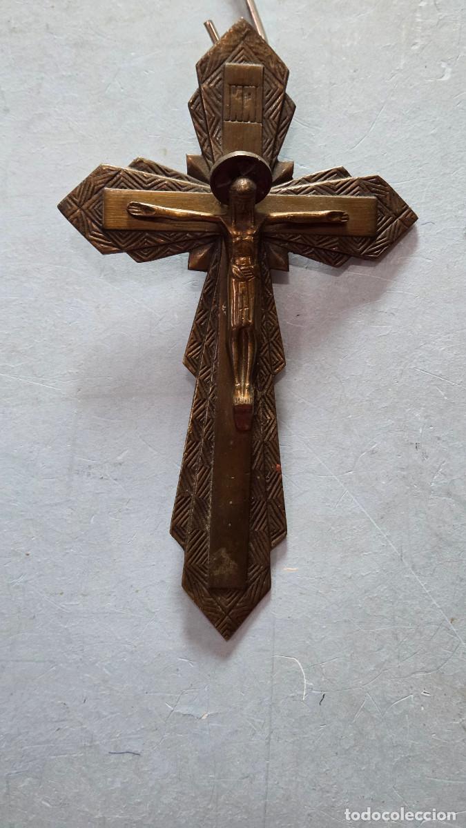 Antig&uuml;edades: crucifijo de metal vintage