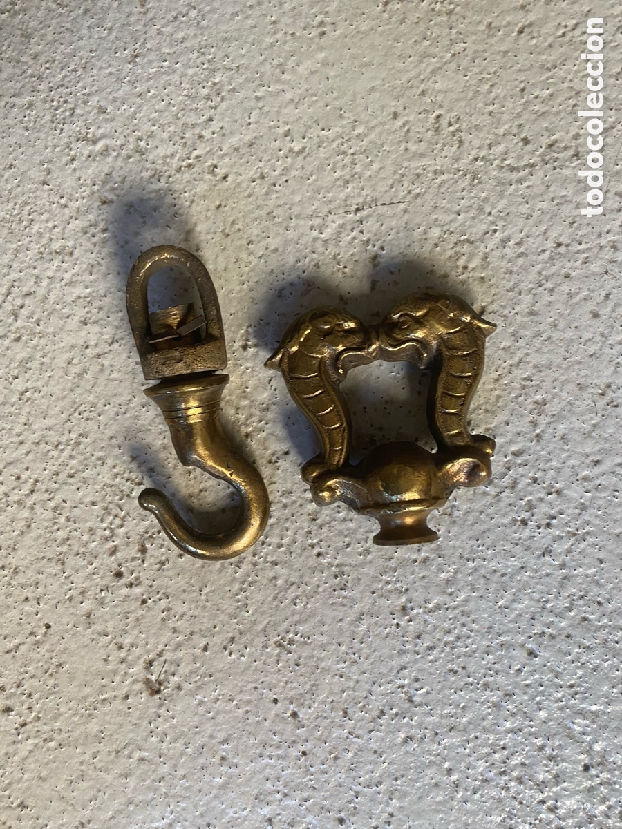 Antiquit&eacute;s: Gancho y mosquet&oacute;n de Bronce / Lat&oacute;n.