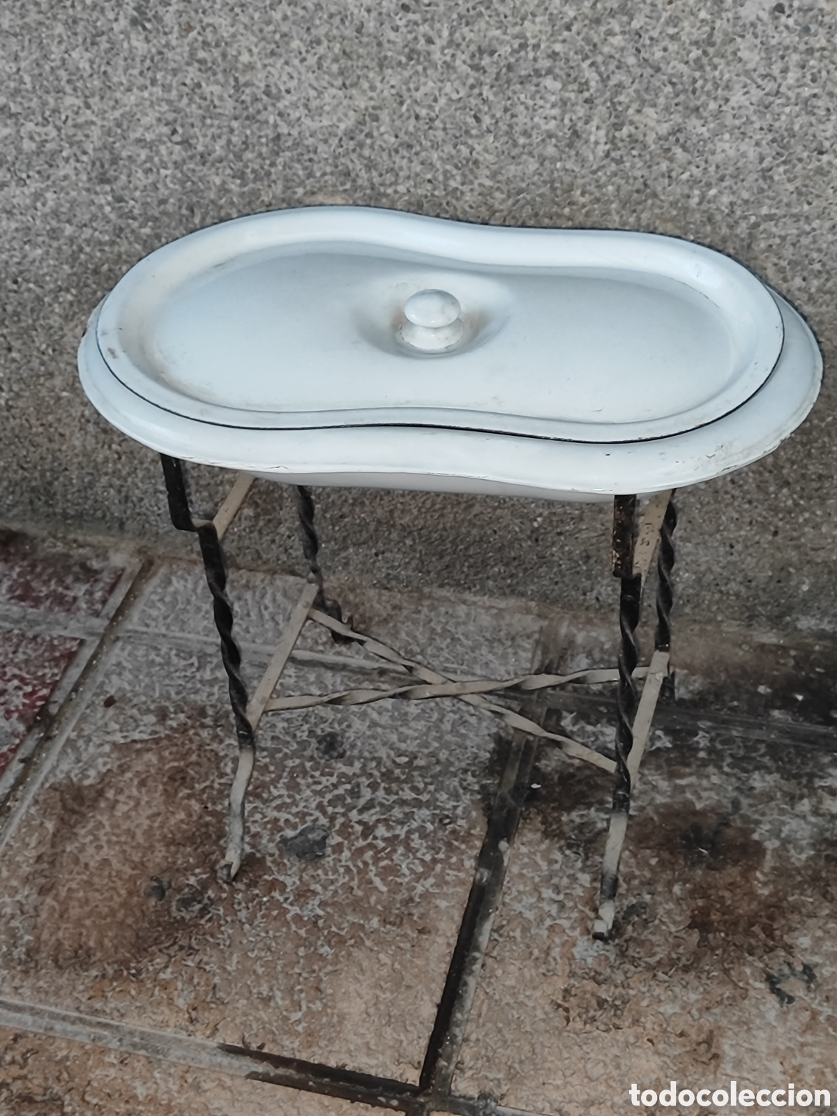 Antig&uuml;edades: Bid&eacute; antiguo completo de metal - Foto 1