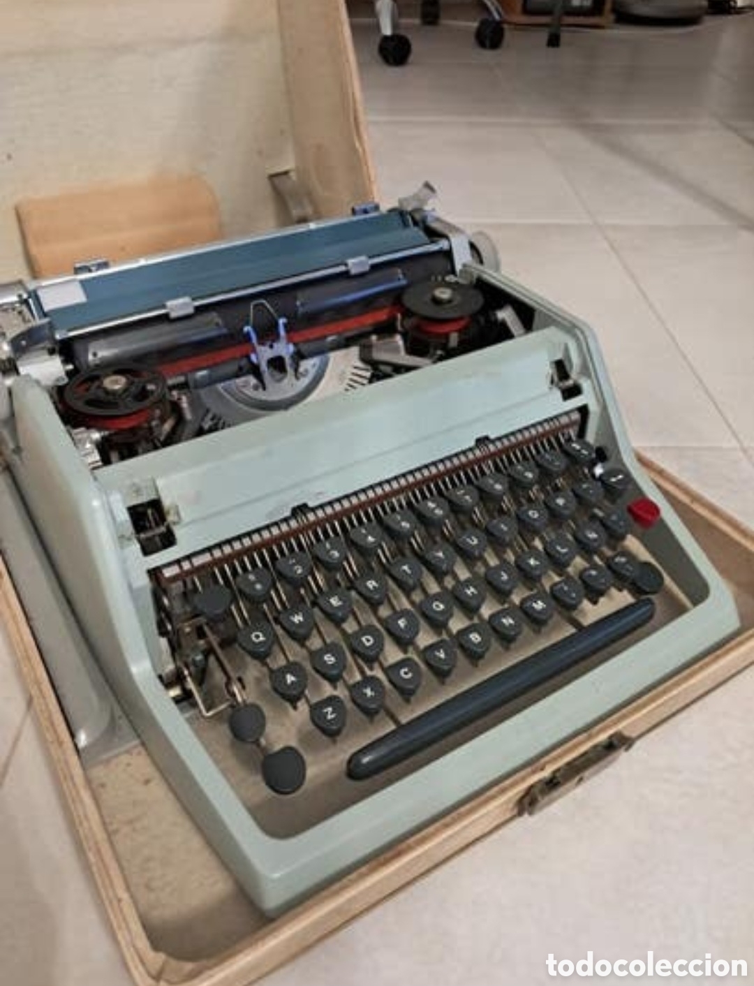 Antig&uuml;edades: M&aacute;quina de escribir Olivetti Pluma 22 - Foto 1