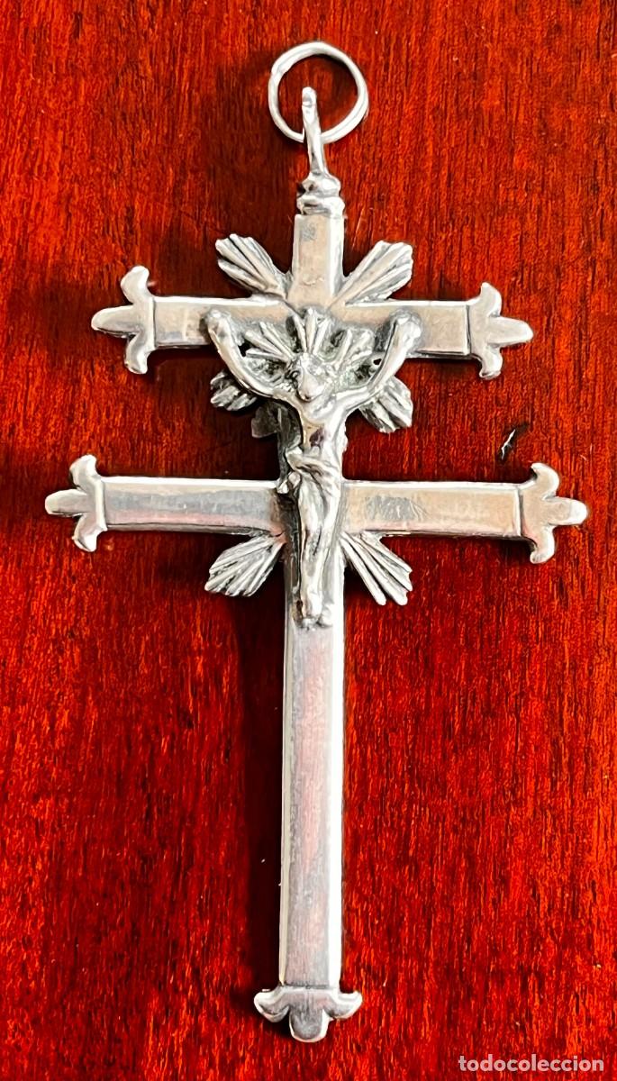 Antig&uuml;edades: ANTIGUA CRUZ DE CARAVACA EN PLATA, CRISTO Y VIRGEN, DOBLE CARA, RARA, mide 10,4 x 5,7 cms.