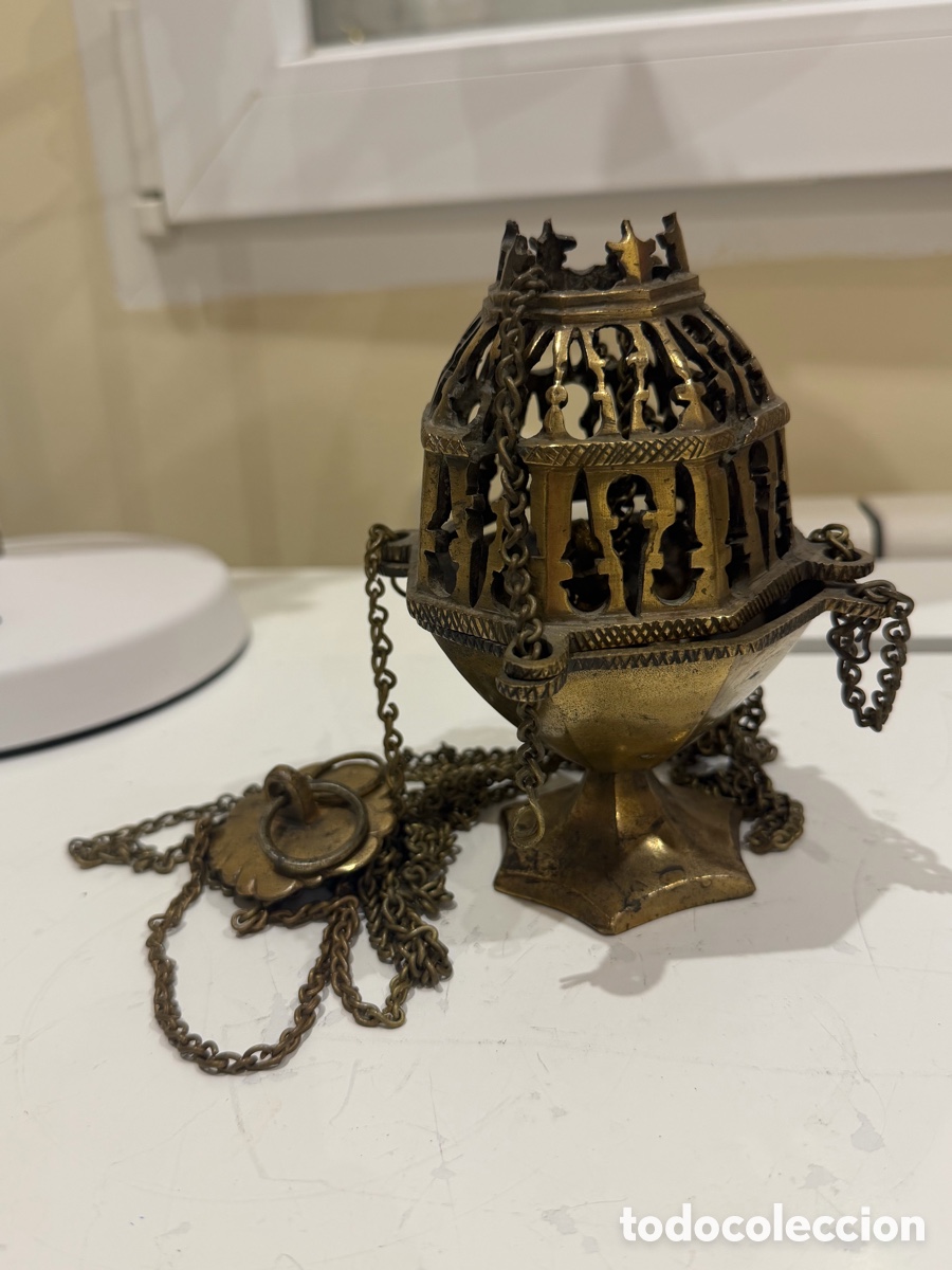 Antig&uuml;edades: Incensario antiguo de bronce estilo g&oacute;tico con cadenas