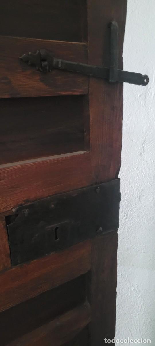 Antig&uuml;edades: Puerta cuarterones antigua - Foto 8