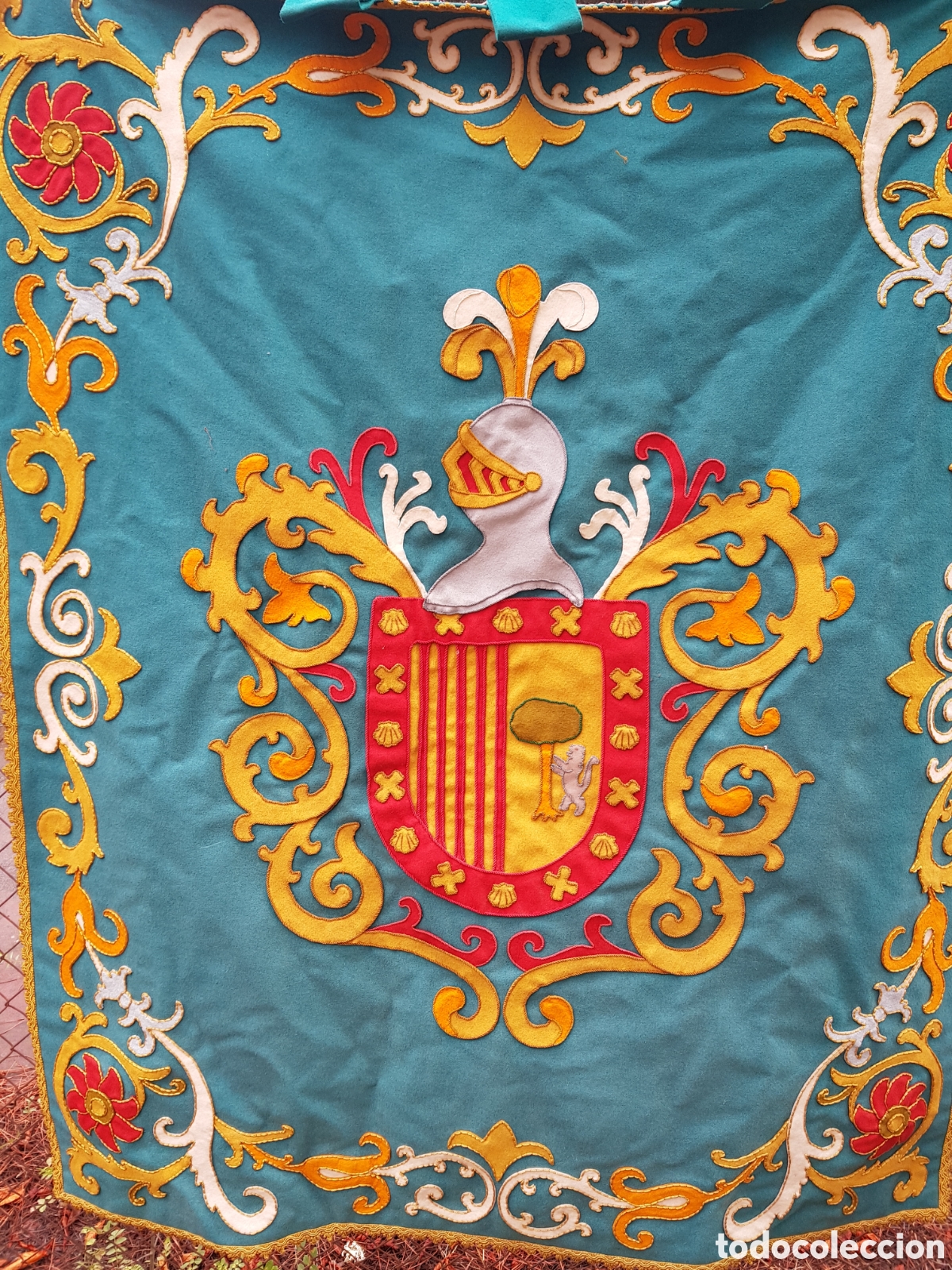 Oggetti Antichi: ESPECTACULAR Y ANTIGUO REPOSTERO ESCUDO HERALDICO DE MADRID
