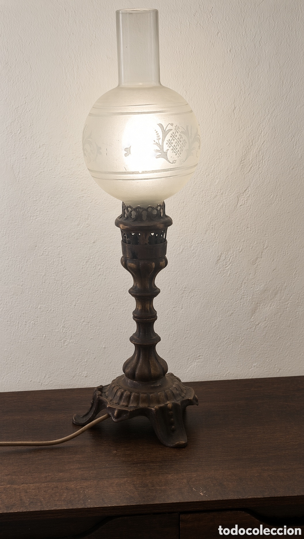 Antig&uuml;edades: L&aacute;mpara de mesa antigua - Foto 1