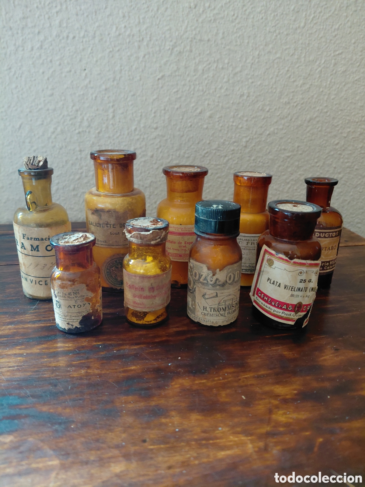 Antiquit&eacute;s: LOTE DE 9 ANTIGUOS FRASCOS DE LABORATORIO. PRIMERA MITAD DEL SIGLO XX