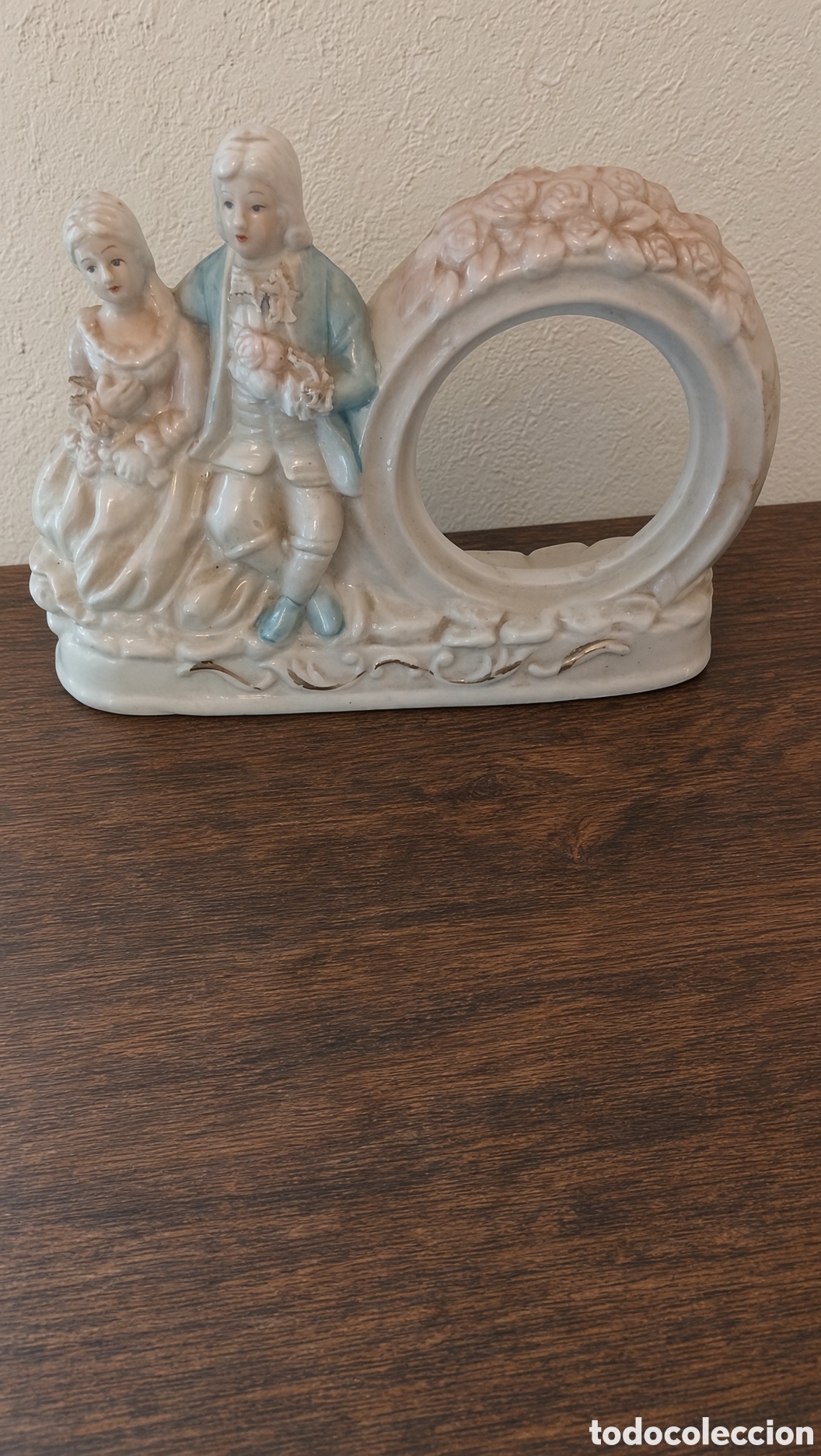 Antig&uuml;edades: figura de porcelana de una pareja