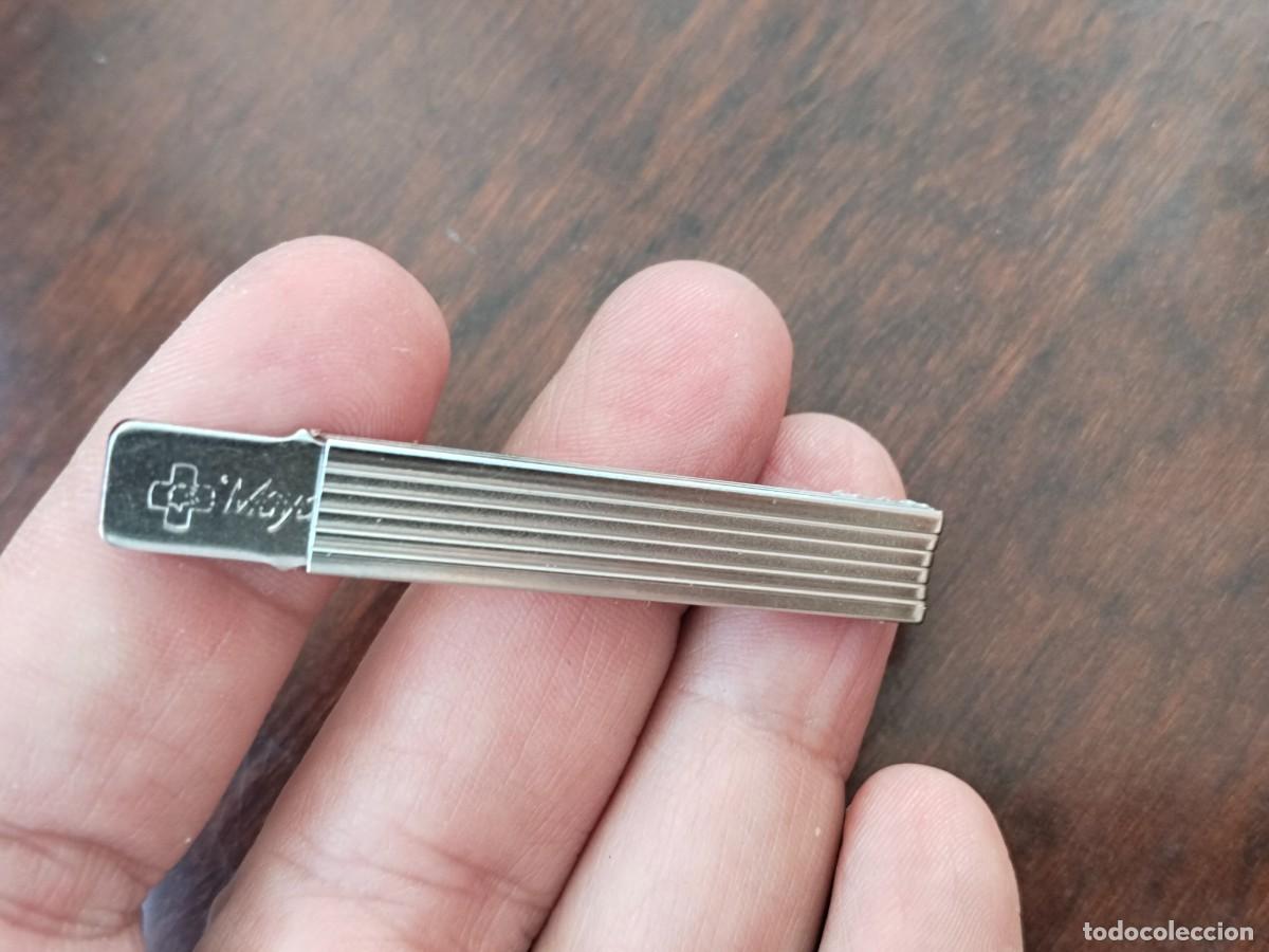 Antig&uuml;edades: Antiguo mondadientes met&aacute;lico. En plata??? Sin uso.