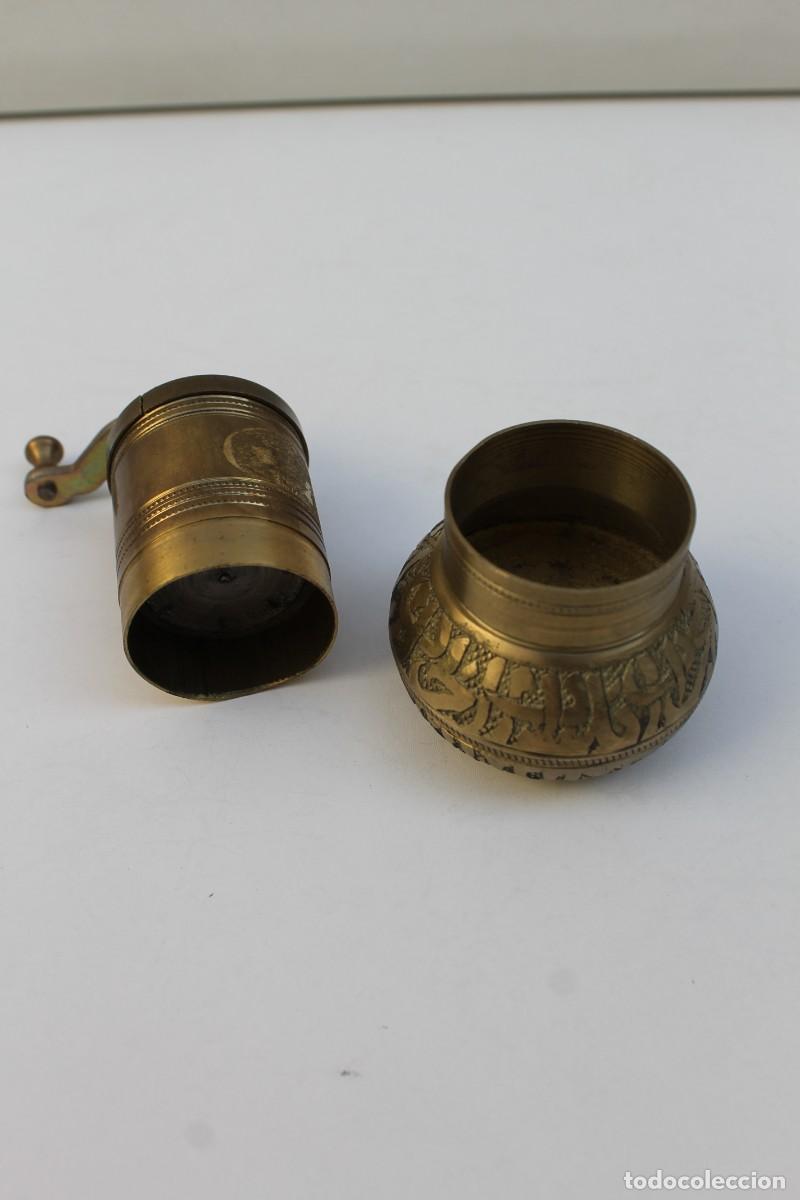 Antig&uuml;edades: MOLINILLO DE PIMIENTA DE BRONCE - Foto 2