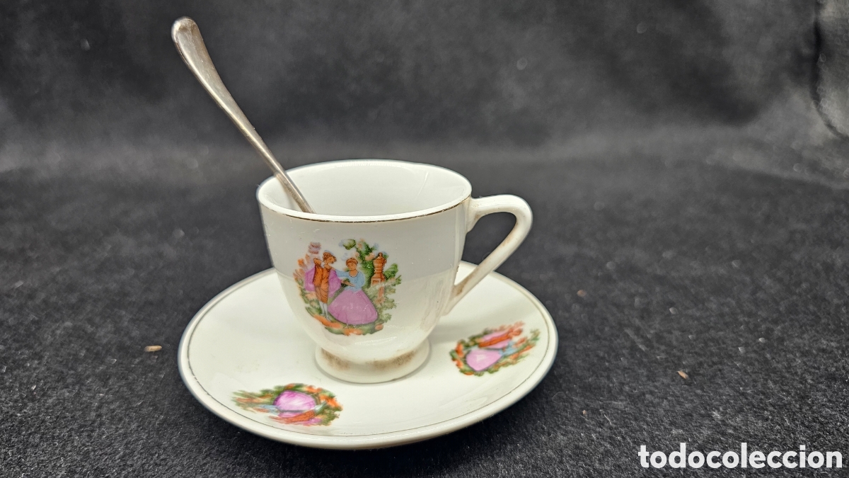 Antiques: Antigua taza de caf&eacute; de porcelana china