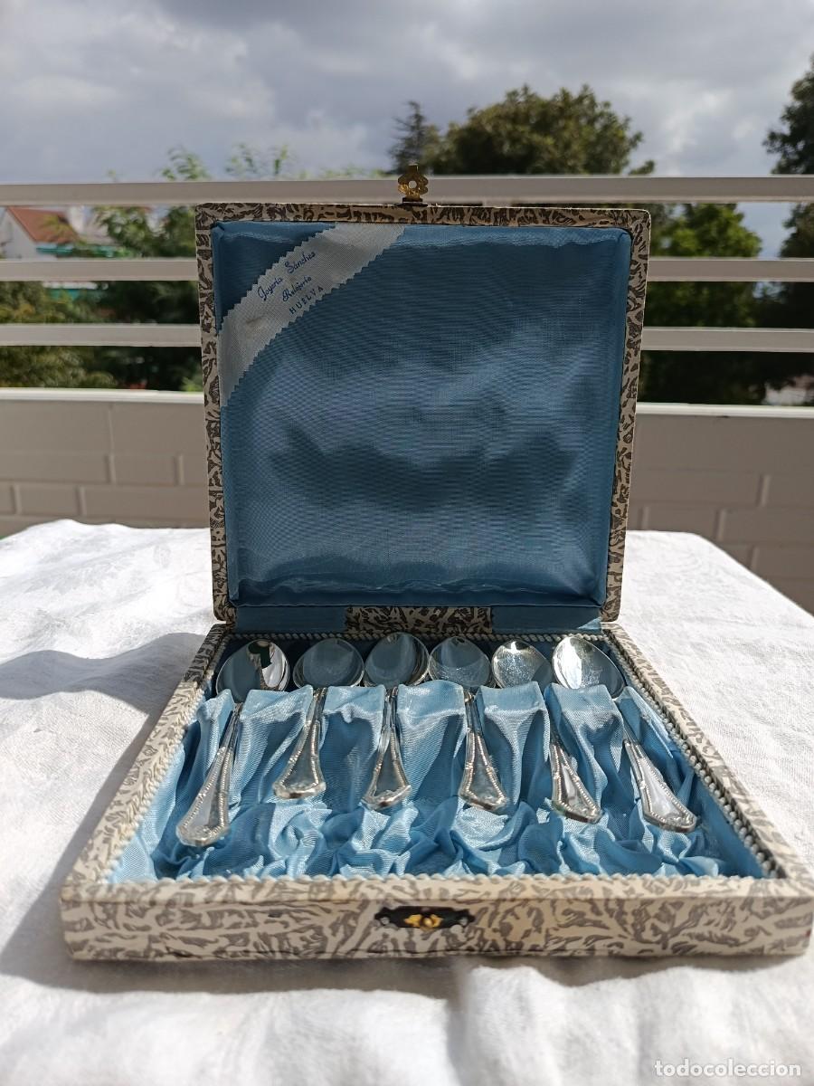Antig&uuml;edades: Juego de 6 Cucharillas Meneses Alpaca Plateada en Estuche Original Vintage