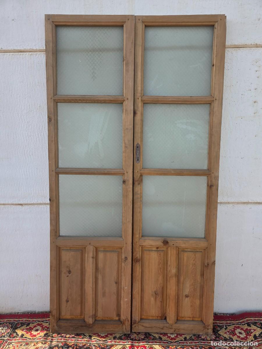 Antig&uuml;edades: Puerta cristalera antigua de doble hoja