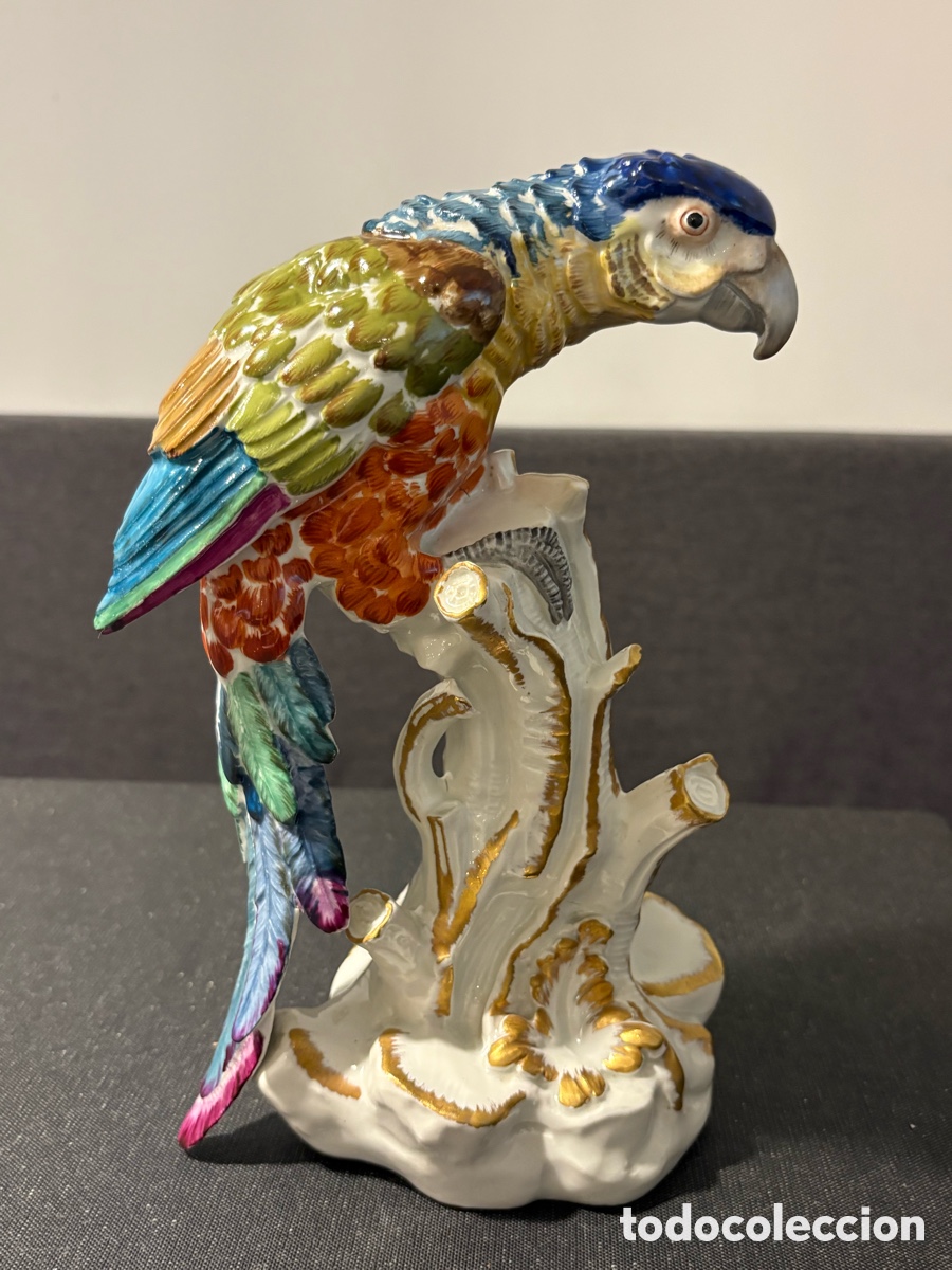 Antig&uuml;edades: Gran loro de porcelana Hispania &ndash; 26 cm &ndash; Policromado y dorado &ndash; Perfecto estado