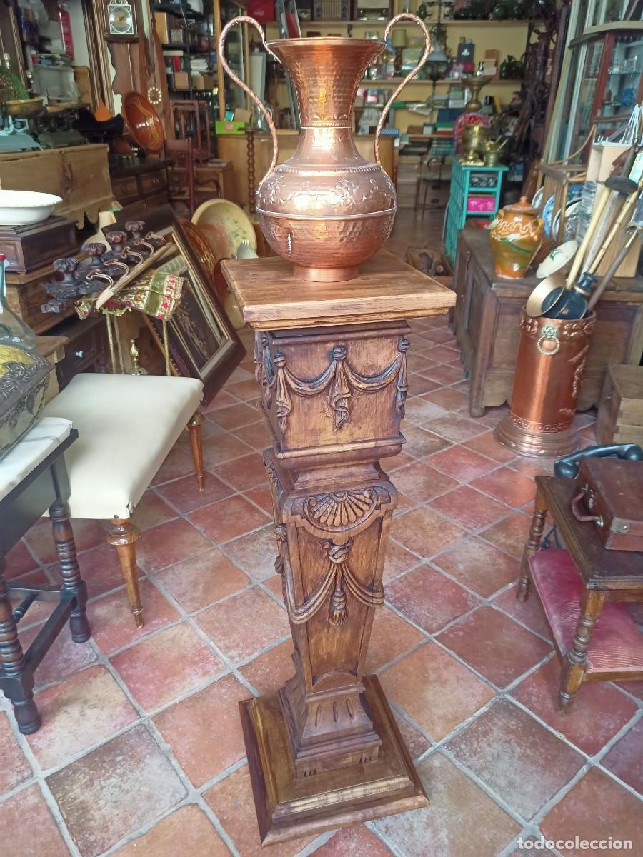 Antig&uuml;edades: Atril, pie de columna o pedestal de madera tallada