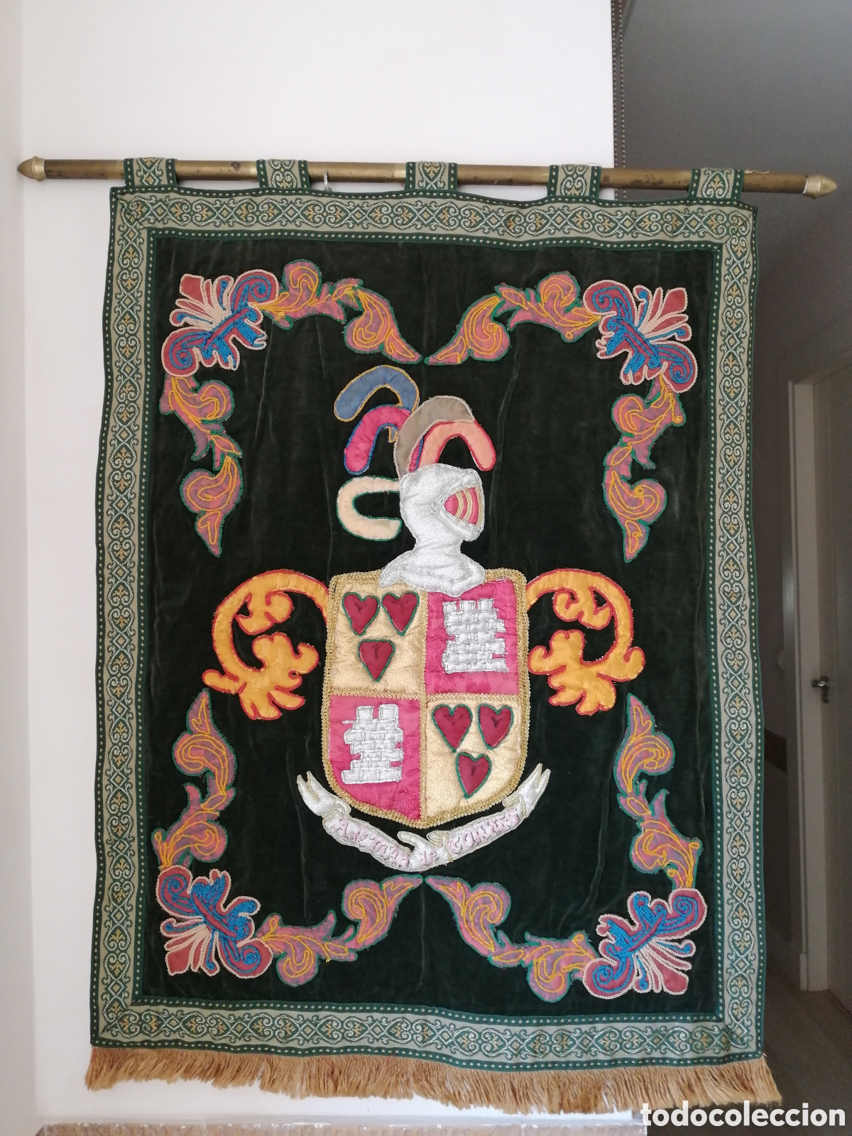 Antiquit&auml;ten: Repostero con barra vintage, escudo her&aacute;ldico de armas