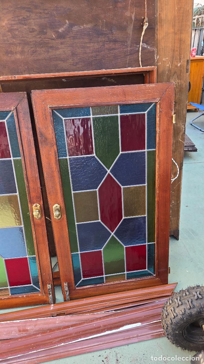 Antig&uuml;edades: ventana de madera con vidriera aplomada - Foto 2