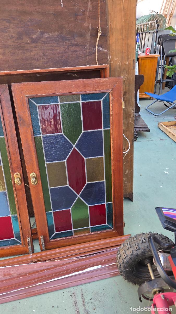 Antig&uuml;edades: ventana de madera con vidriera aplomada - Foto 3