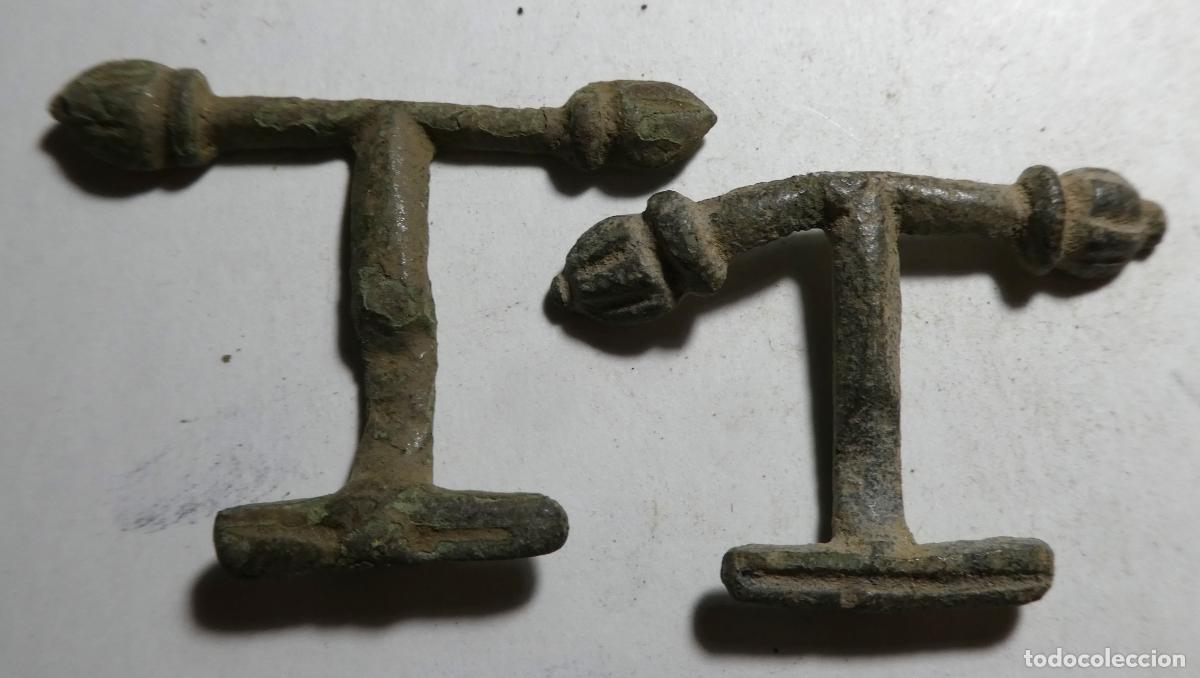 Antig&uuml;edades: 2 antiguos pasadores de capa - Foto 1