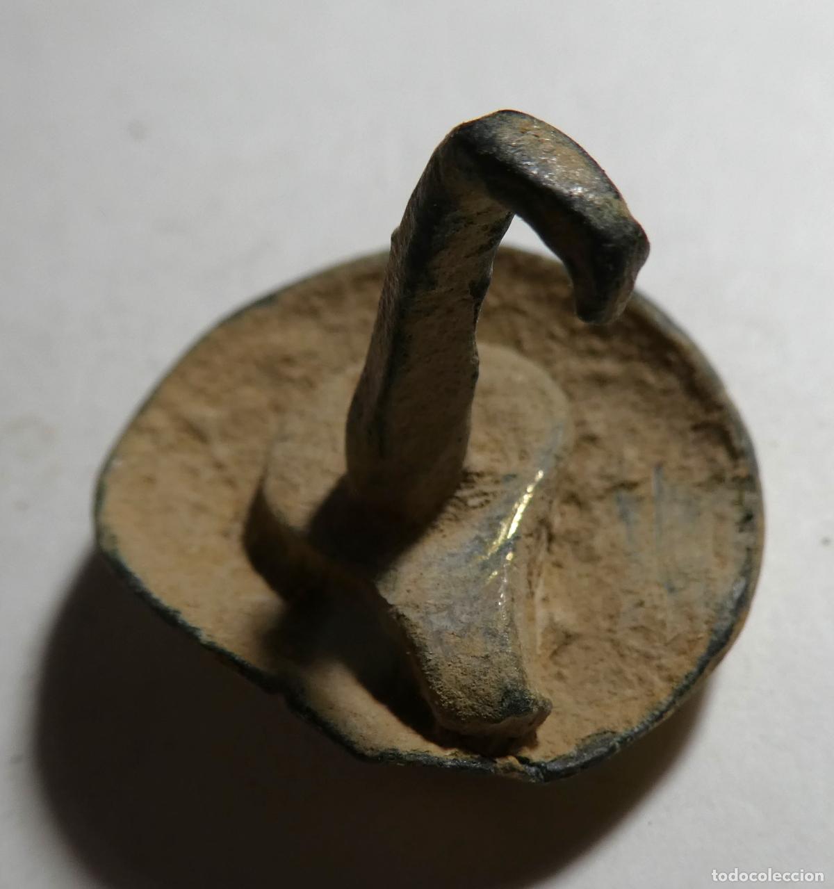 Antig&uuml;edades: Antiguo clavo chapado en oro - Foto 3
