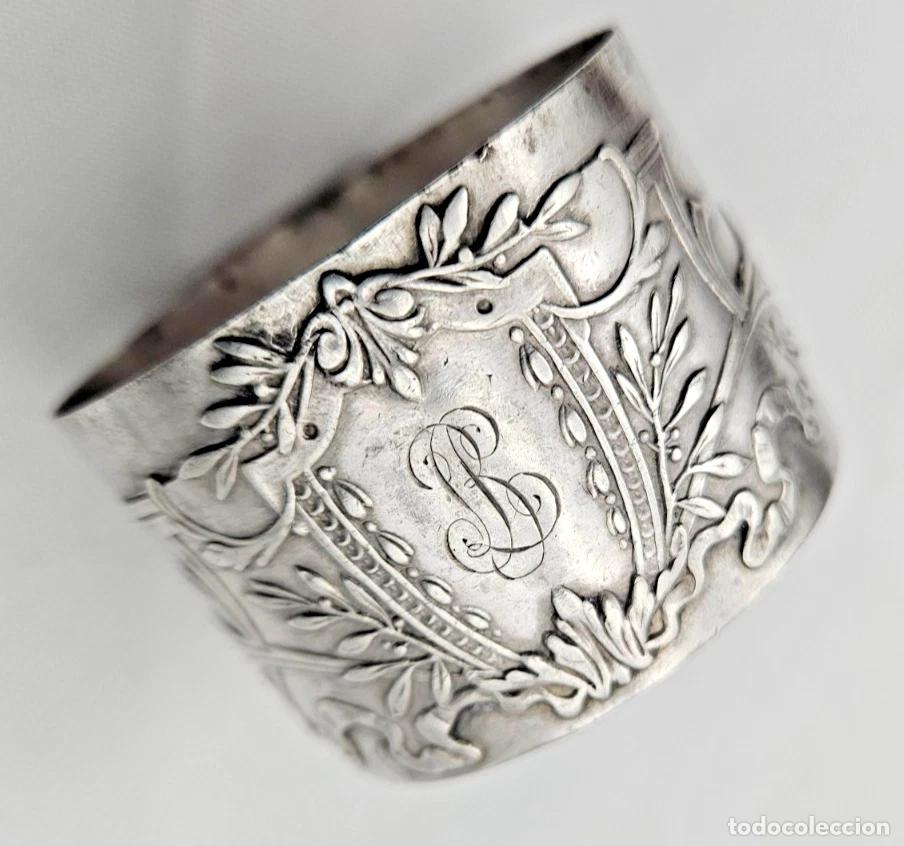 Antig&uuml;edades: XIX SIECLE VINCENT DEMARE ROND SERVIETTE EN ARGENT MINERVE 2 ( 800 ) DECOR RINCEAUX FLORAL M