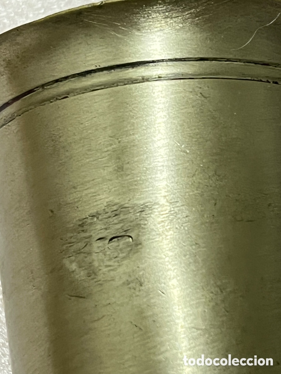Antig&uuml;edades: Vaso met&aacute;lico antiguo con marcas en la base - Foto 5