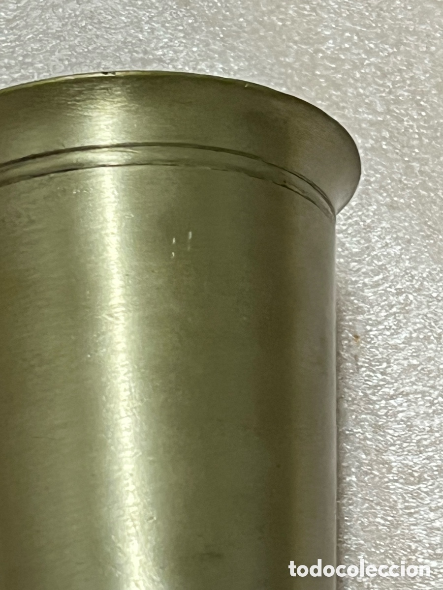 Antig&uuml;edades: Vaso met&aacute;lico antiguo con marcas en la base - Foto 9