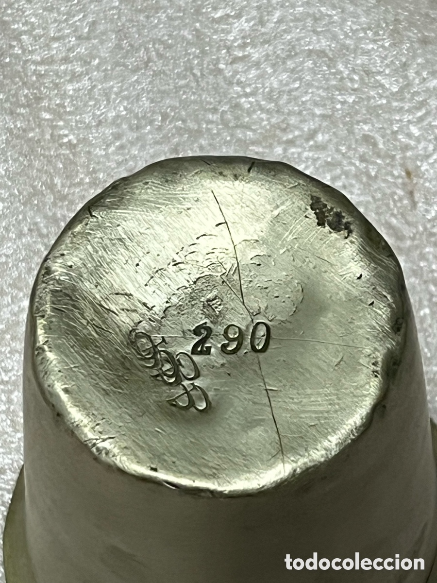 Antig&uuml;edades: Vaso met&aacute;lico antiguo con marcas en la base - Foto 10