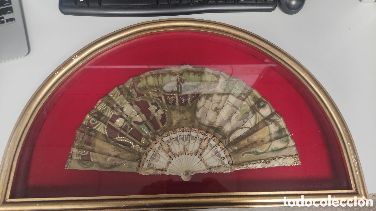 Antiquit&eacute;s: Antiguo y bonito abanico con vitrina. Ver fotos