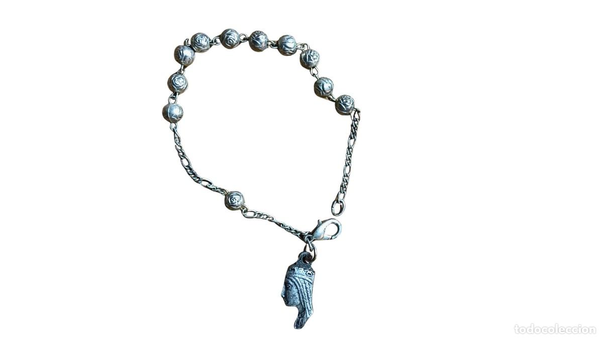 Oggetti Antichi: PULSERA DE ROSARIO CON CUENTAS DE ROSA Y COLGANTE DE VIRGEN - CADENA FIGARO Y CIERRE DE MOSQUET&Oacute;N