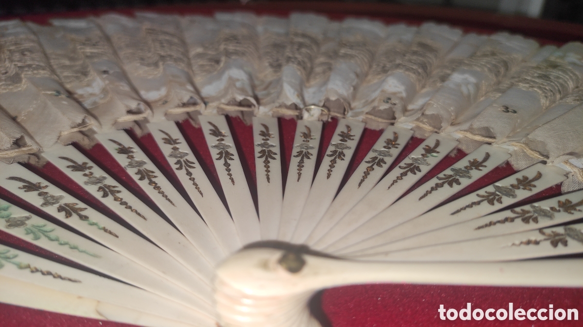 Antig&uuml;edades: Antiguo y bonito abanico con vitrina - Foto 7
