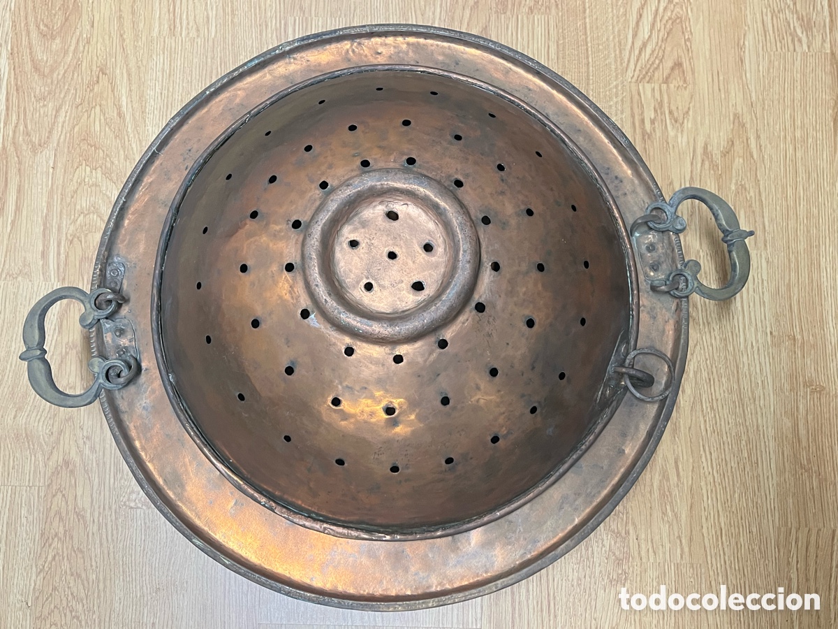 Antig&uuml;edades: Brasero antiguo de cobre con tapa y asas