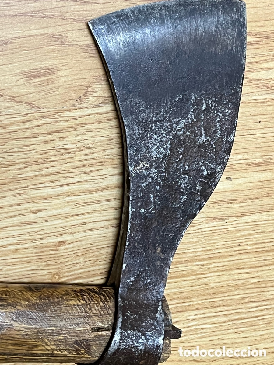 Antig&uuml;edades: Lote de 4 hachas antiguas con mango de madera - Foto 16