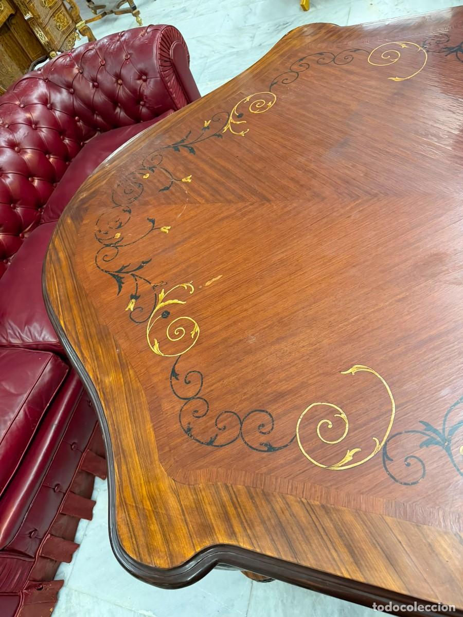 Antig&uuml;edades: Gran mesa en marqueter&iacute;a y decorada en bronces de 12 comensales. - Foto 3